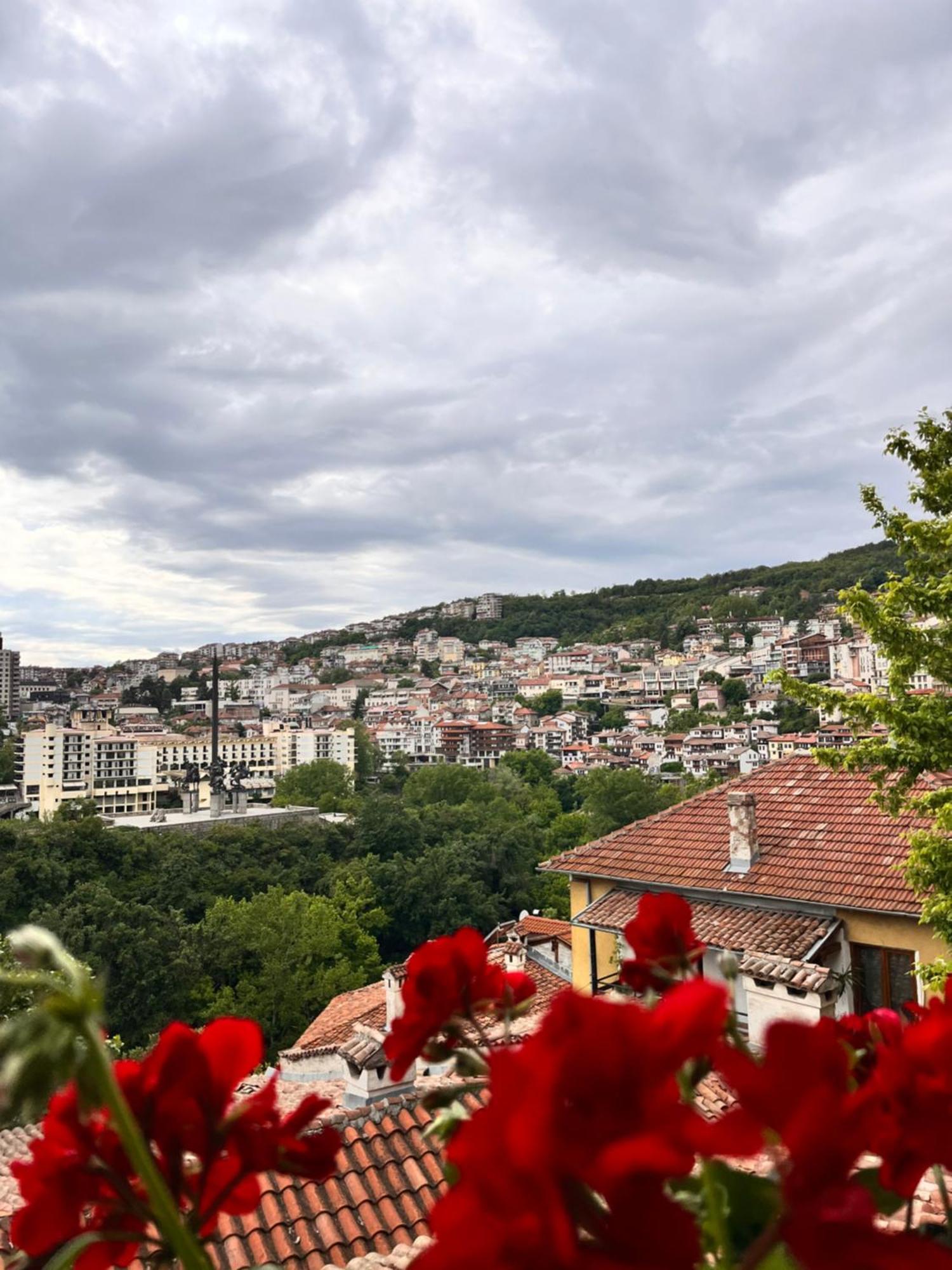 Paradise Apartment - Breathtaking View Veliko Tarnovo Exterior photo