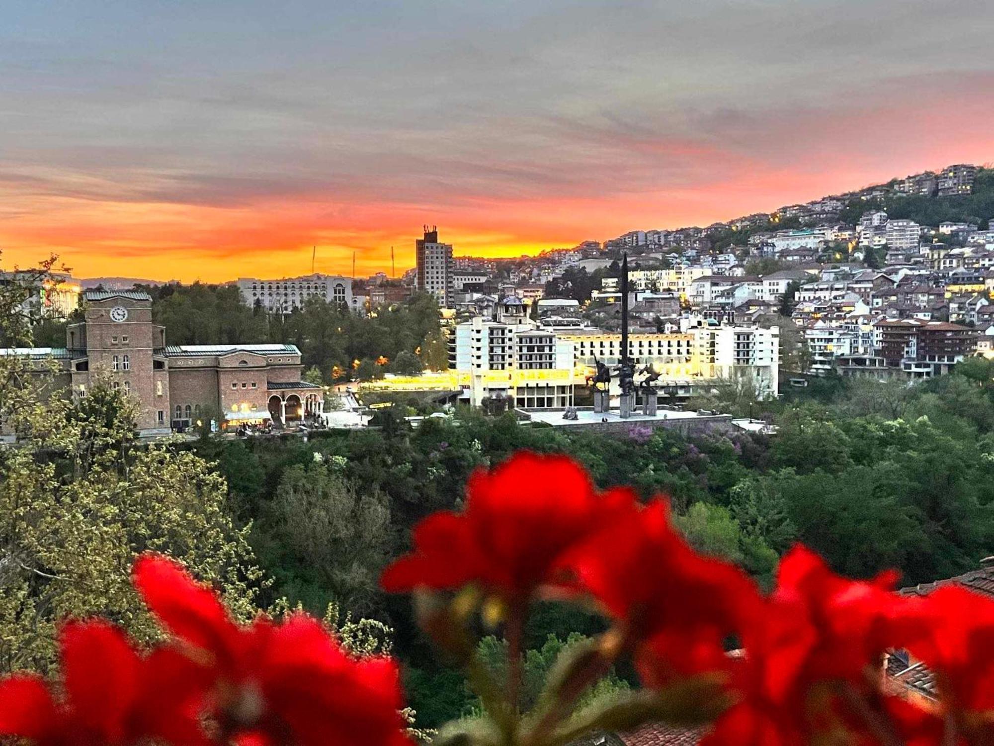 Paradise Apartment - Breathtaking View Veliko Tarnovo Exterior photo